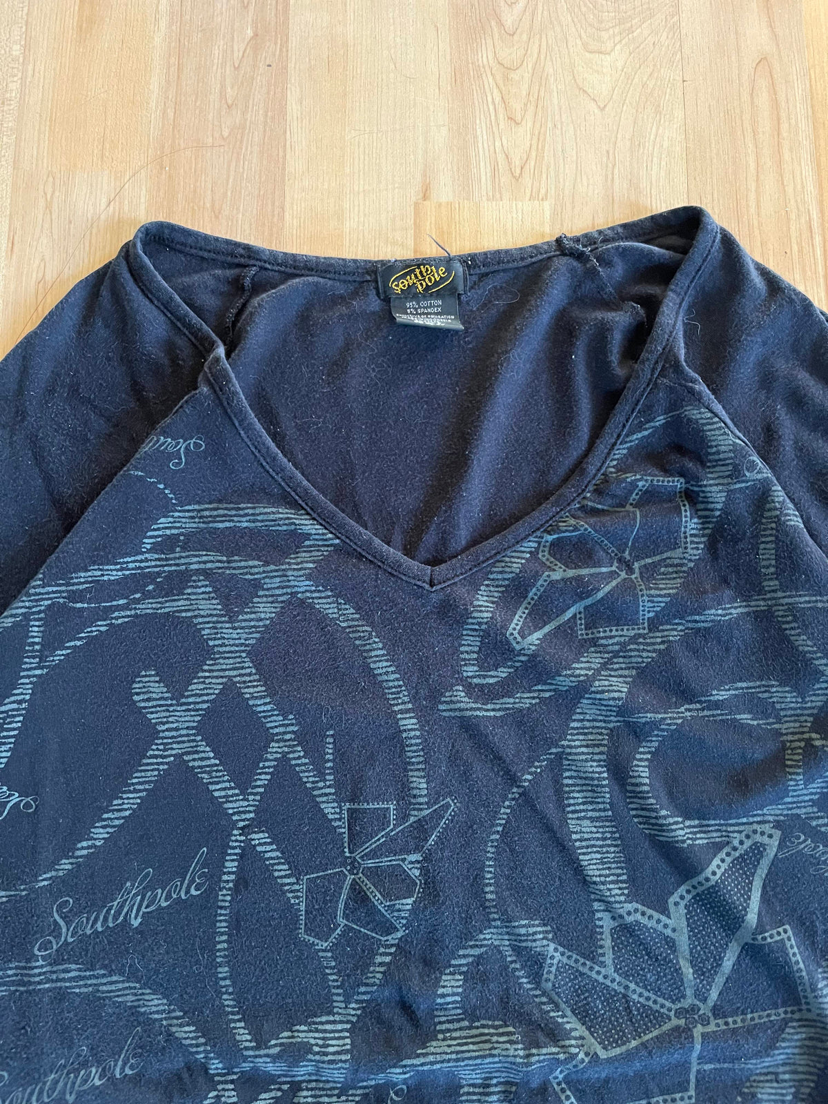 Y2K Black Southpole Cursive All Over Print V-Neck T-Shirt (XL)