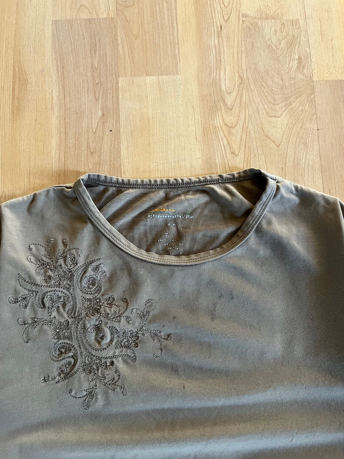 Y2K Light Brown Chlorophylle Faded Flower Embroidered Tee (M)