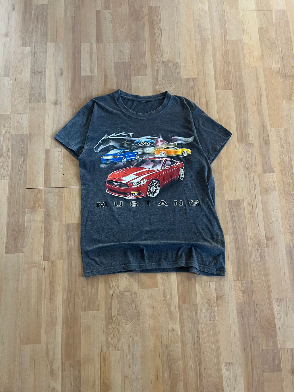 00s Grey Ford Mustang Racing Graphic Tee (L)