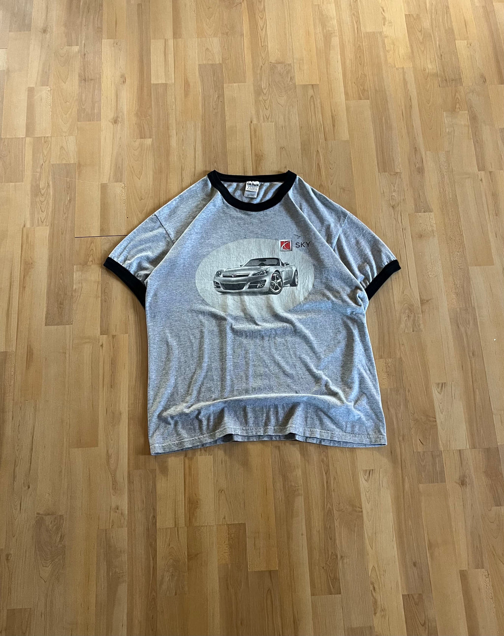 00s Grey Saturn Sky Promotional Graphic Tee (L)