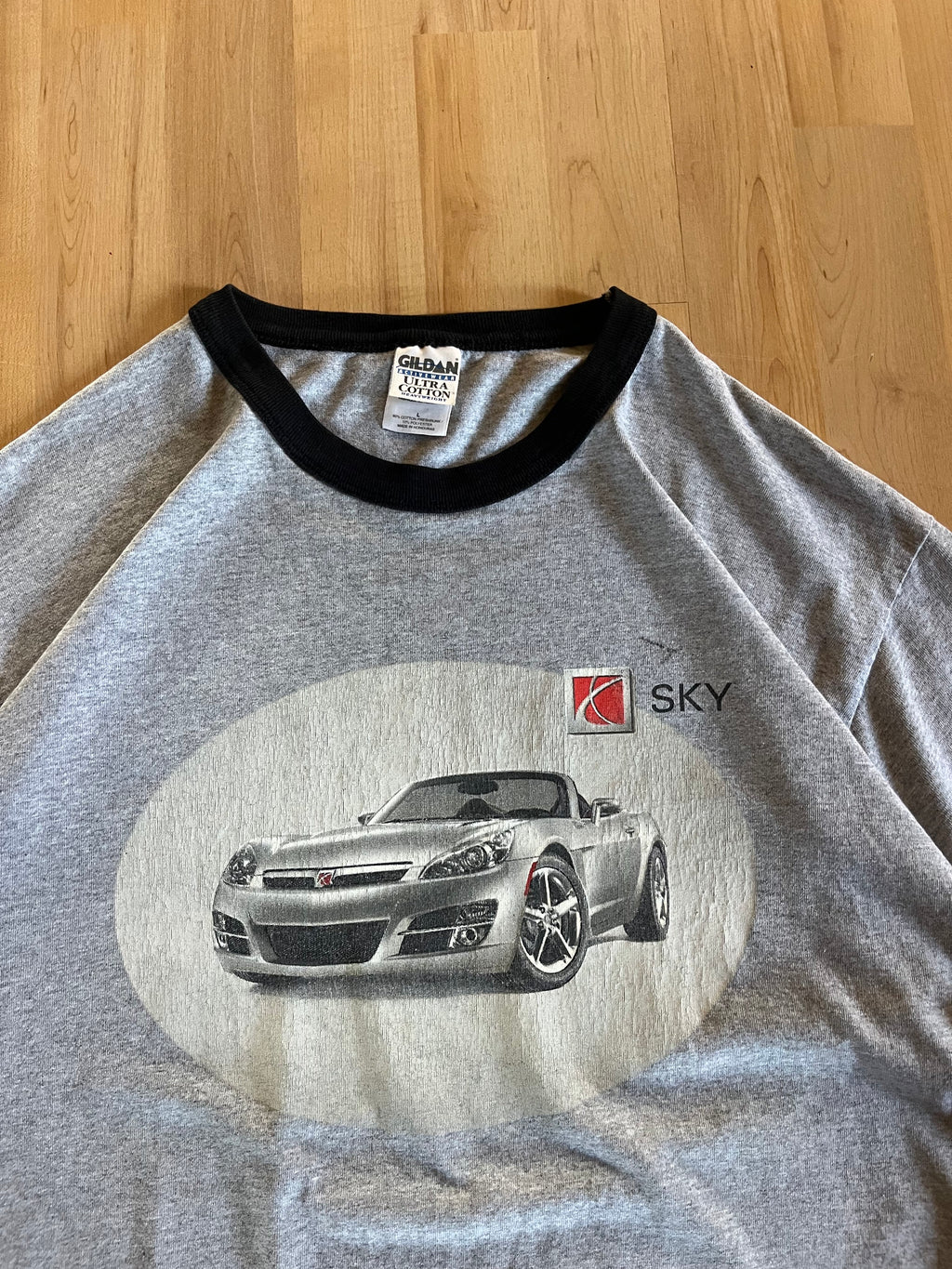 00s Grey Saturn Sky Promotional Graphic Tee (L)
