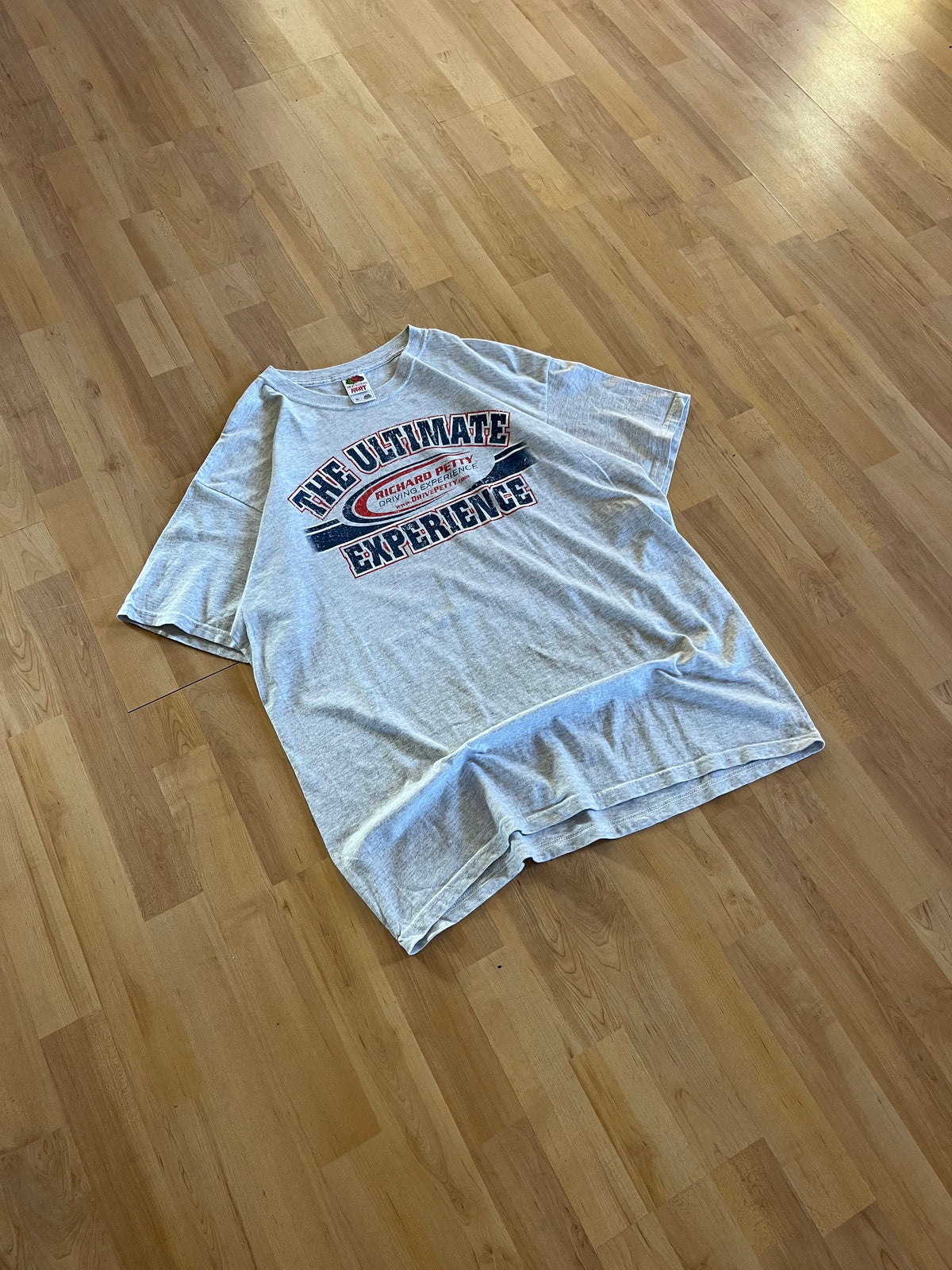 00s Grey NASCAR Racing Richard Petty Driving Experience Promo T-Shirt (XL)