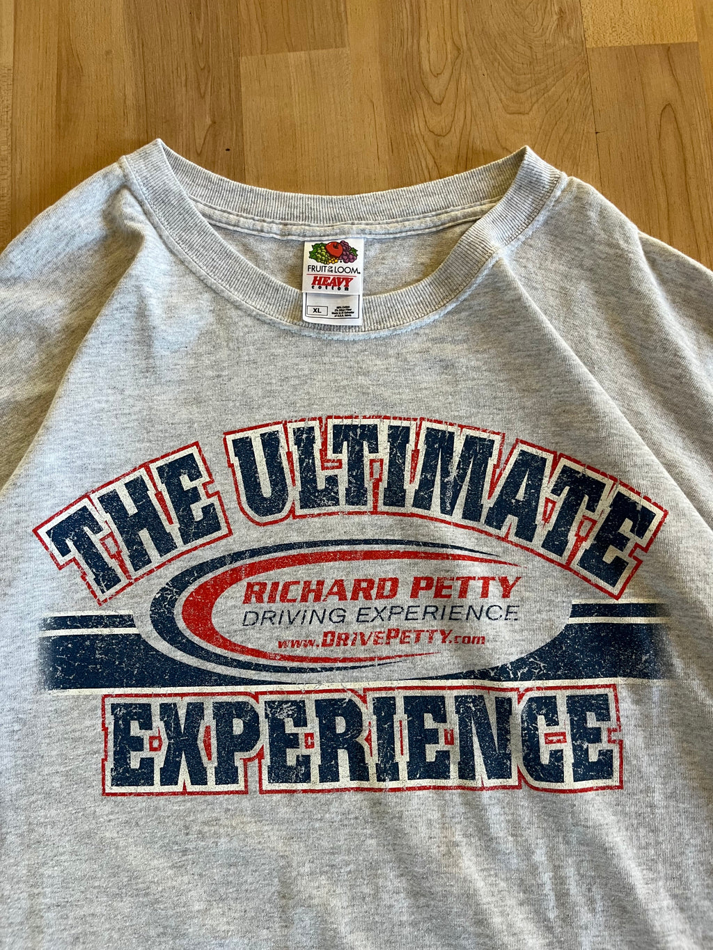 00s Grey NASCAR Racing Richard Petty Driving Experience Promo T-Shirt (XL)