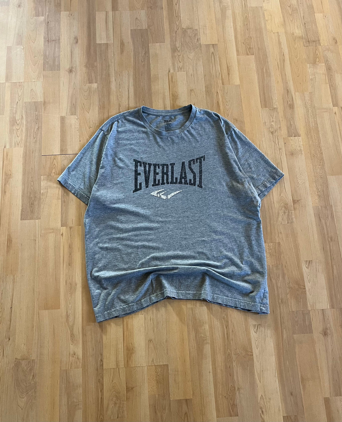 00s Grey Everlast Boxing Heavyweight Graphic Tee (XL)