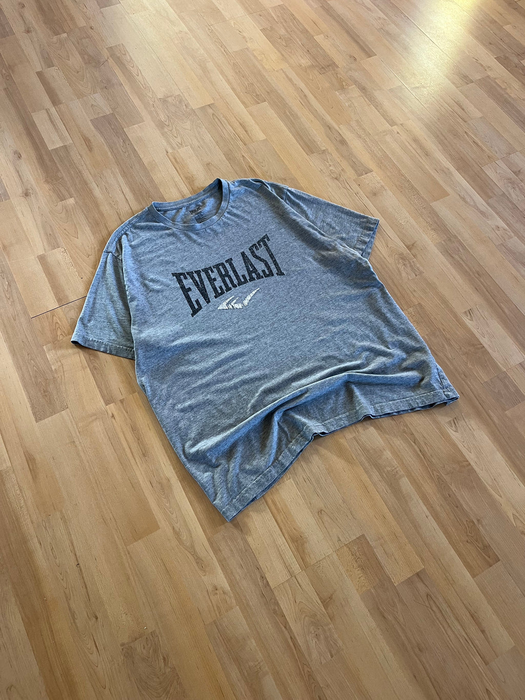00s Grey Everlast Boxing Heavyweight Graphic Tee (XL)