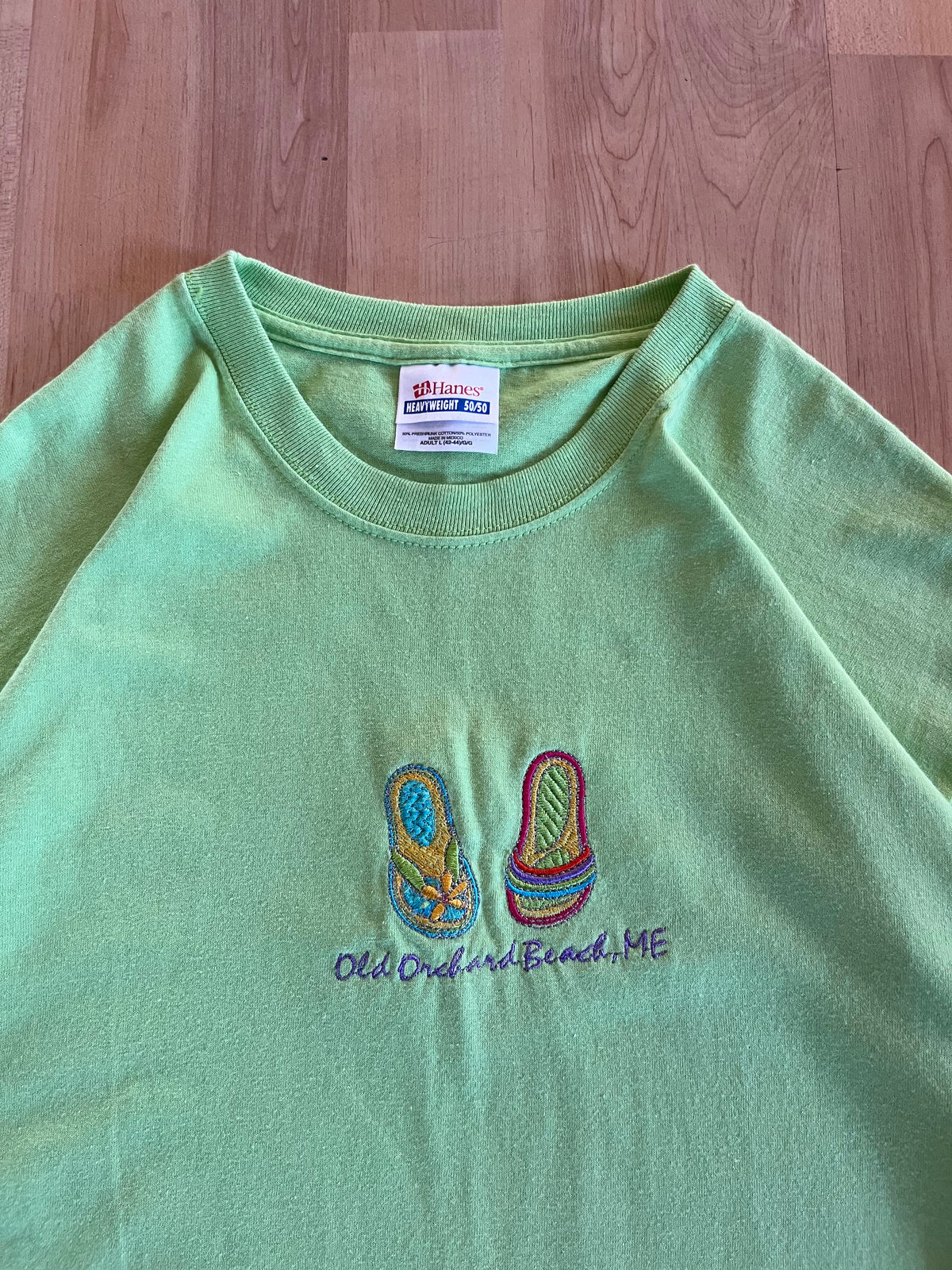 00s Lime Green Embroidered Flip-Flops Graphic Old Orchard Beach T-Shirt (L)