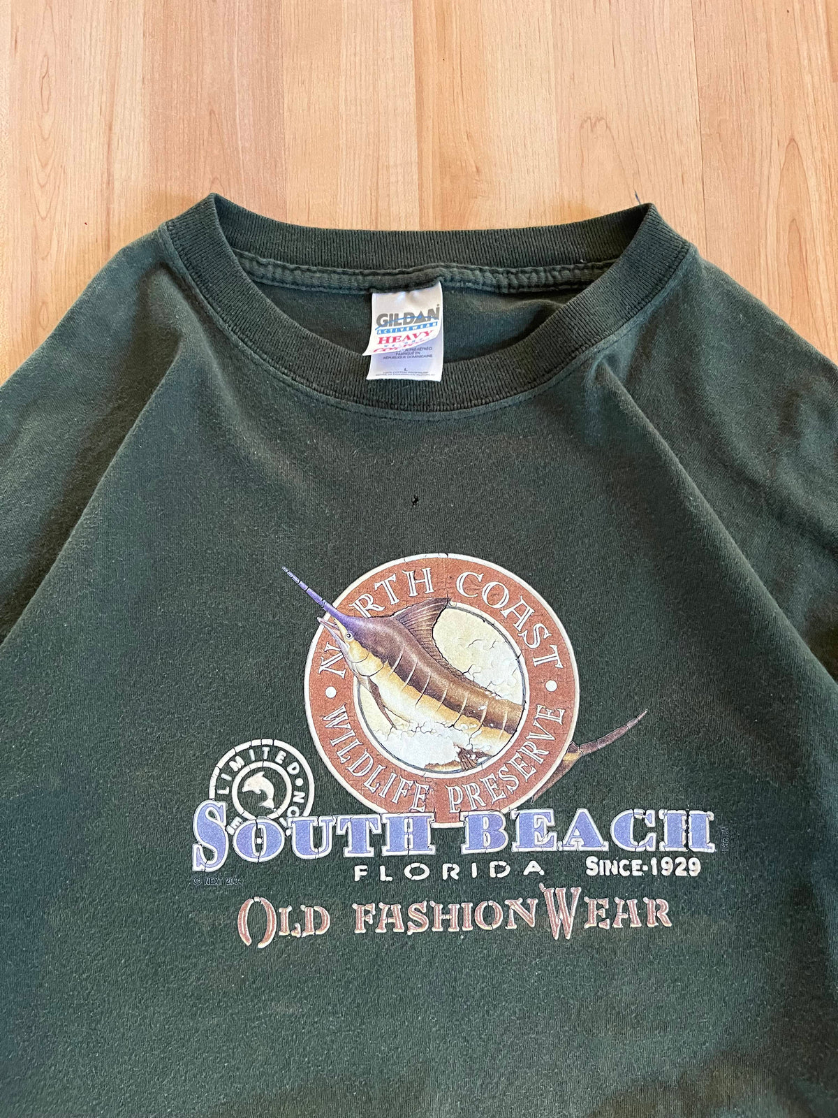 00s Forest Green Faded South Beach Florida Marlin Wildlife Preserve Graphic T-Shirt (L)
