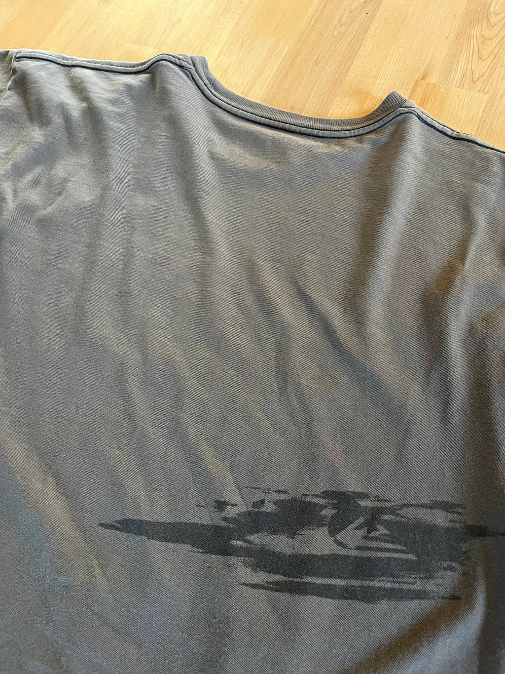 Y2K Charcoal Grey Quiksilver Brushstroke Graphic T-Shirt (XL)