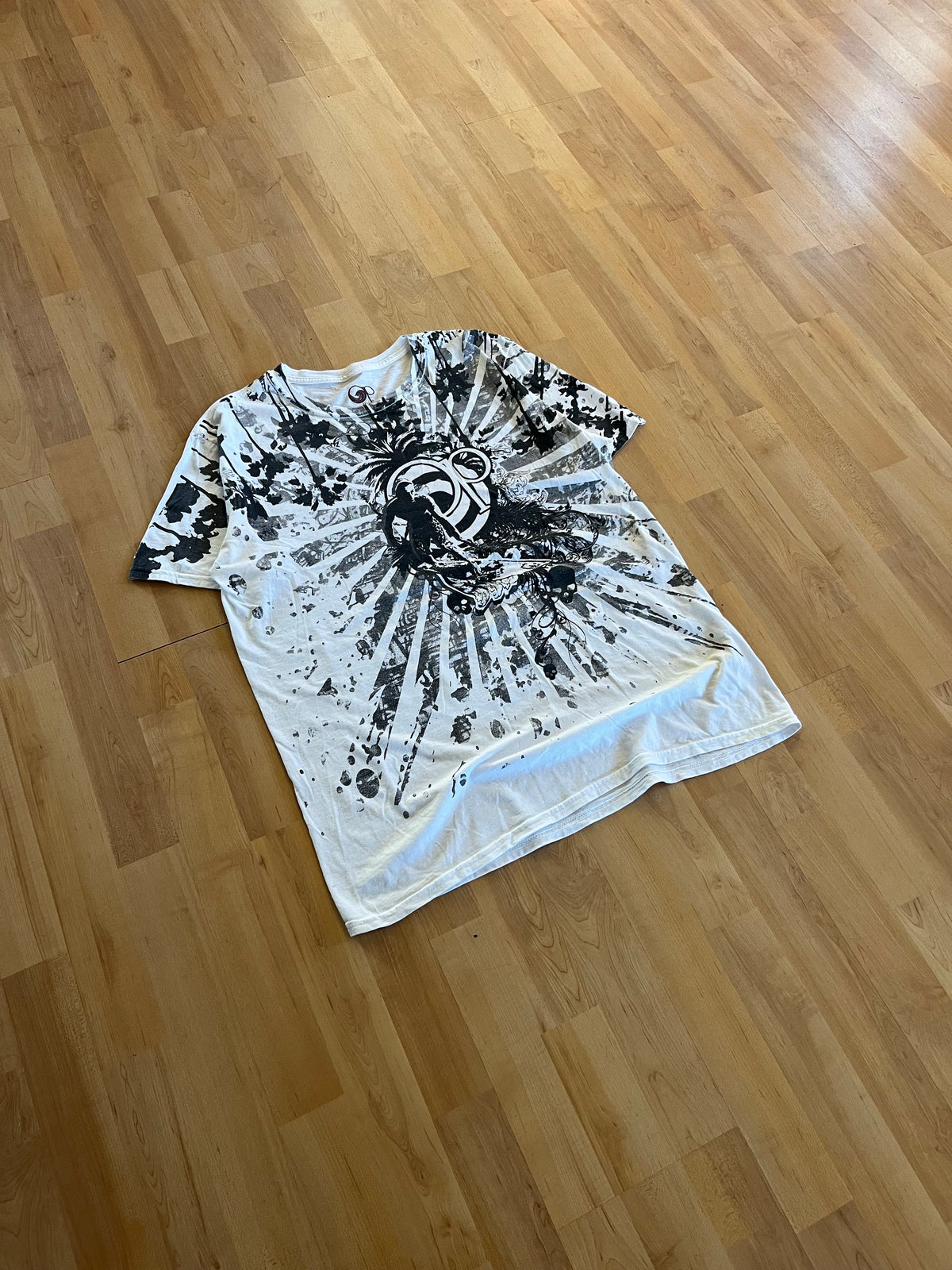 Y2K White & Black Ocean Pacific Sunburst All-Over Print T-Shirt (L)