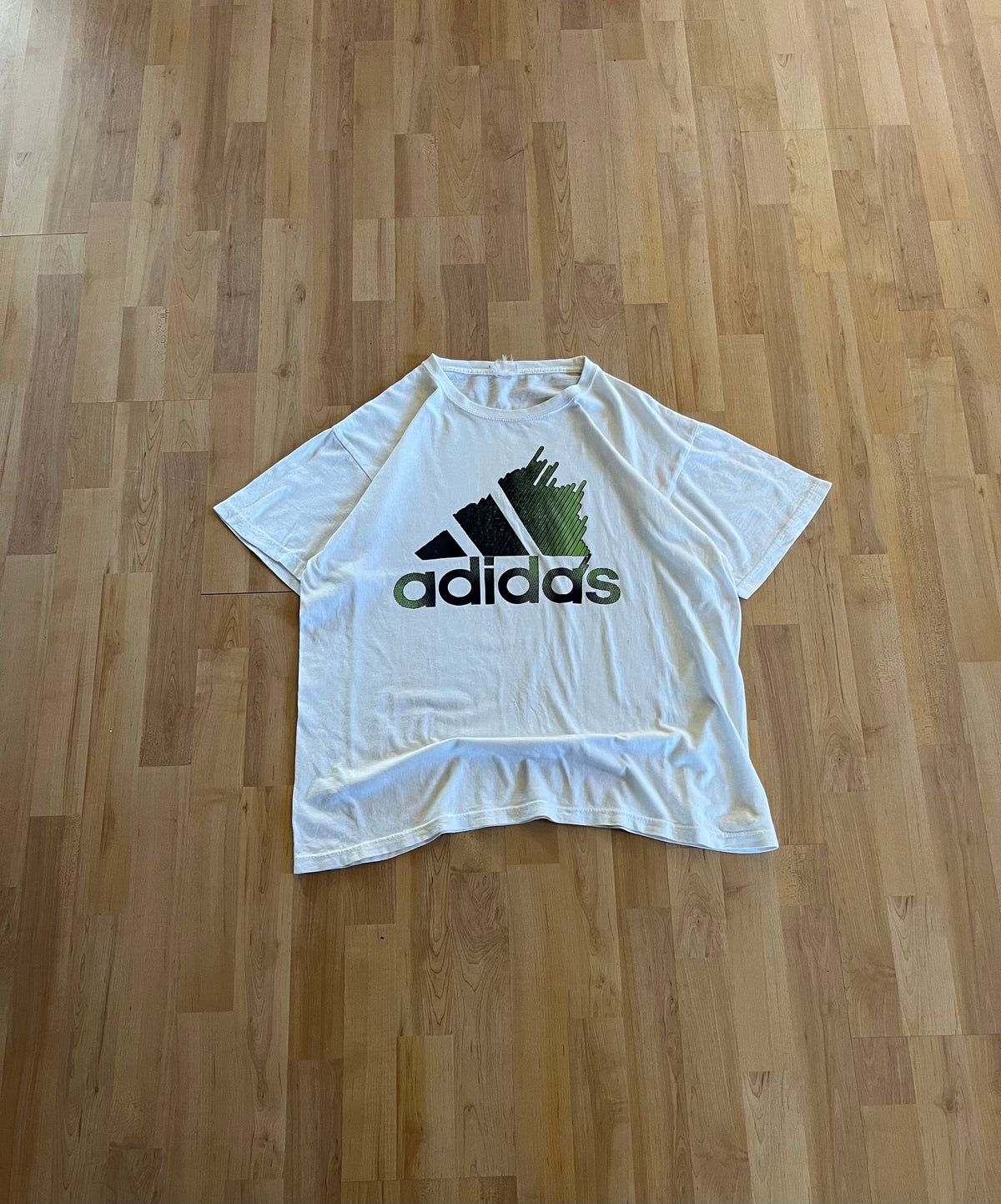 00s White & Green Heavyweight Adidas Gradient Glitch Graphic T-Shirt (M)