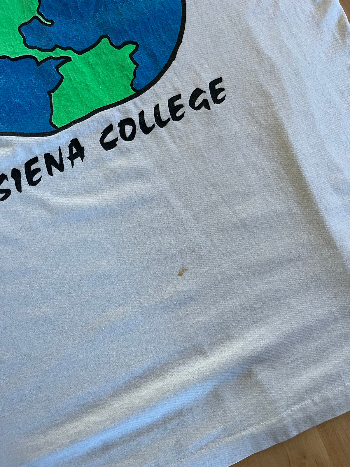 90s White Single Stitch Heavyweight Siena College Globe Graphic T-Shirt (XL)