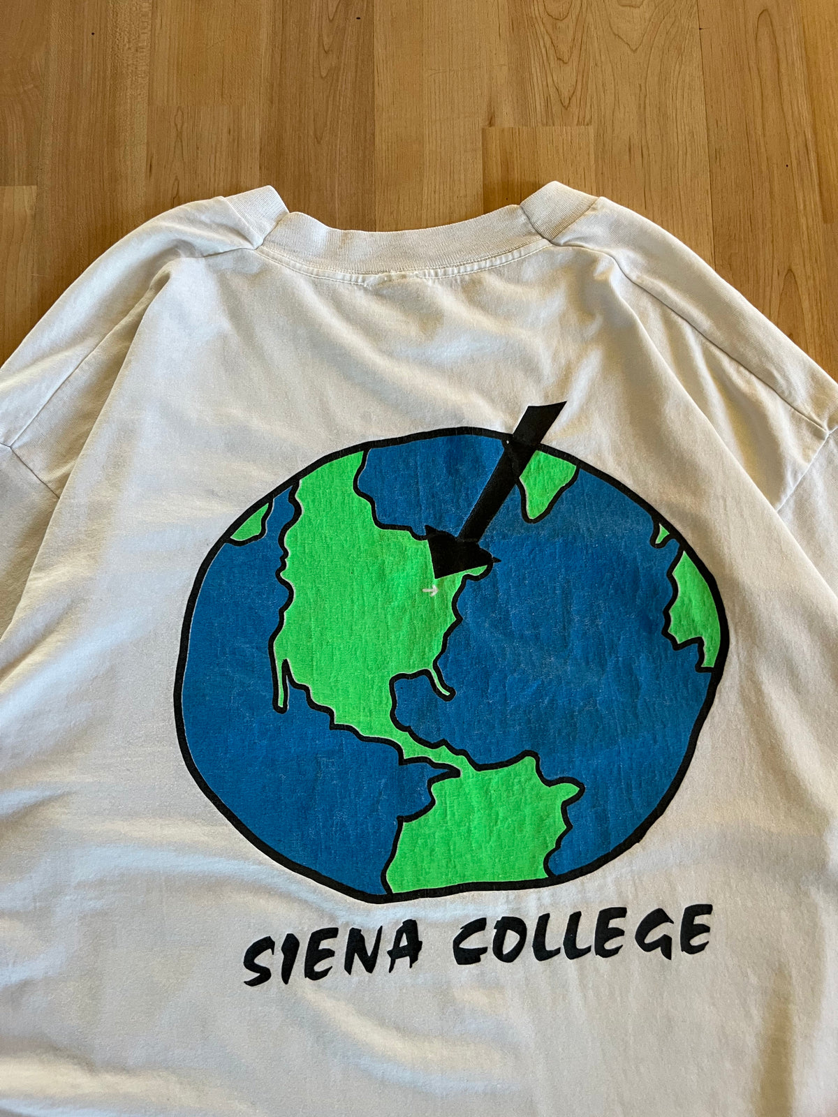 90s White Single Stitch Heavyweight Siena College Globe Graphic T-Shirt (XL)