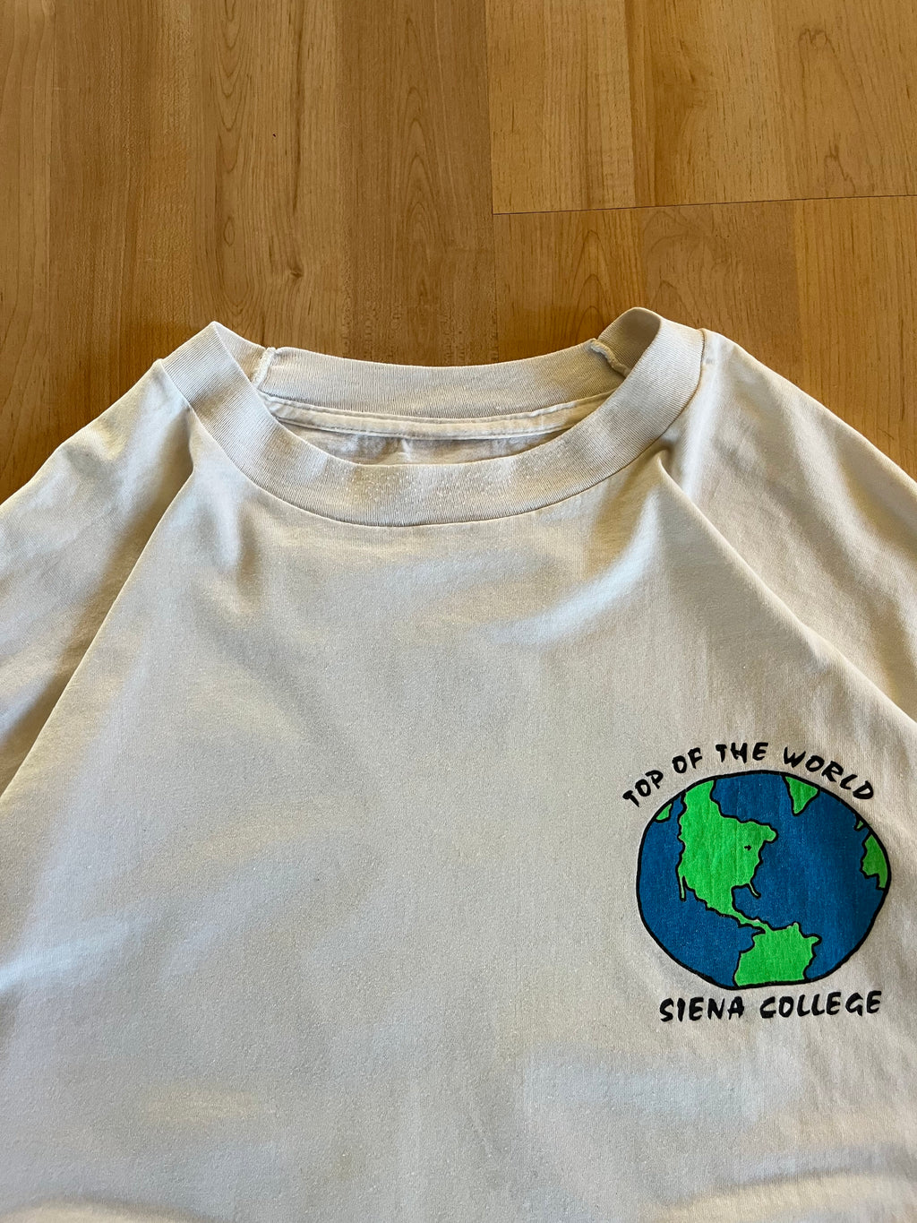 90s White Single Stitch Heavyweight Siena College Globe Graphic T-Shirt (XL)