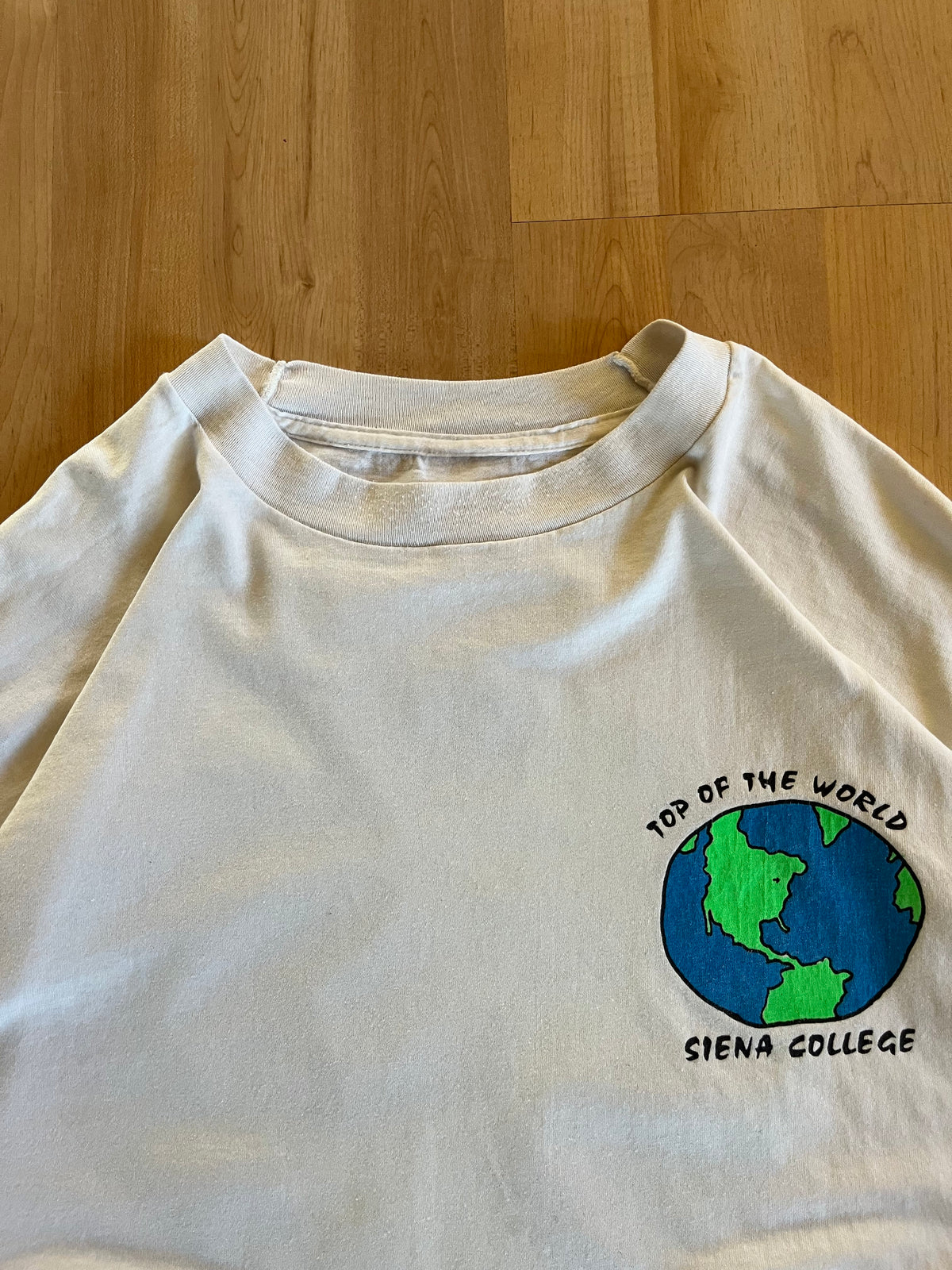 90s White Single Stitch Heavyweight Siena College Globe Graphic T-Shirt (XL)