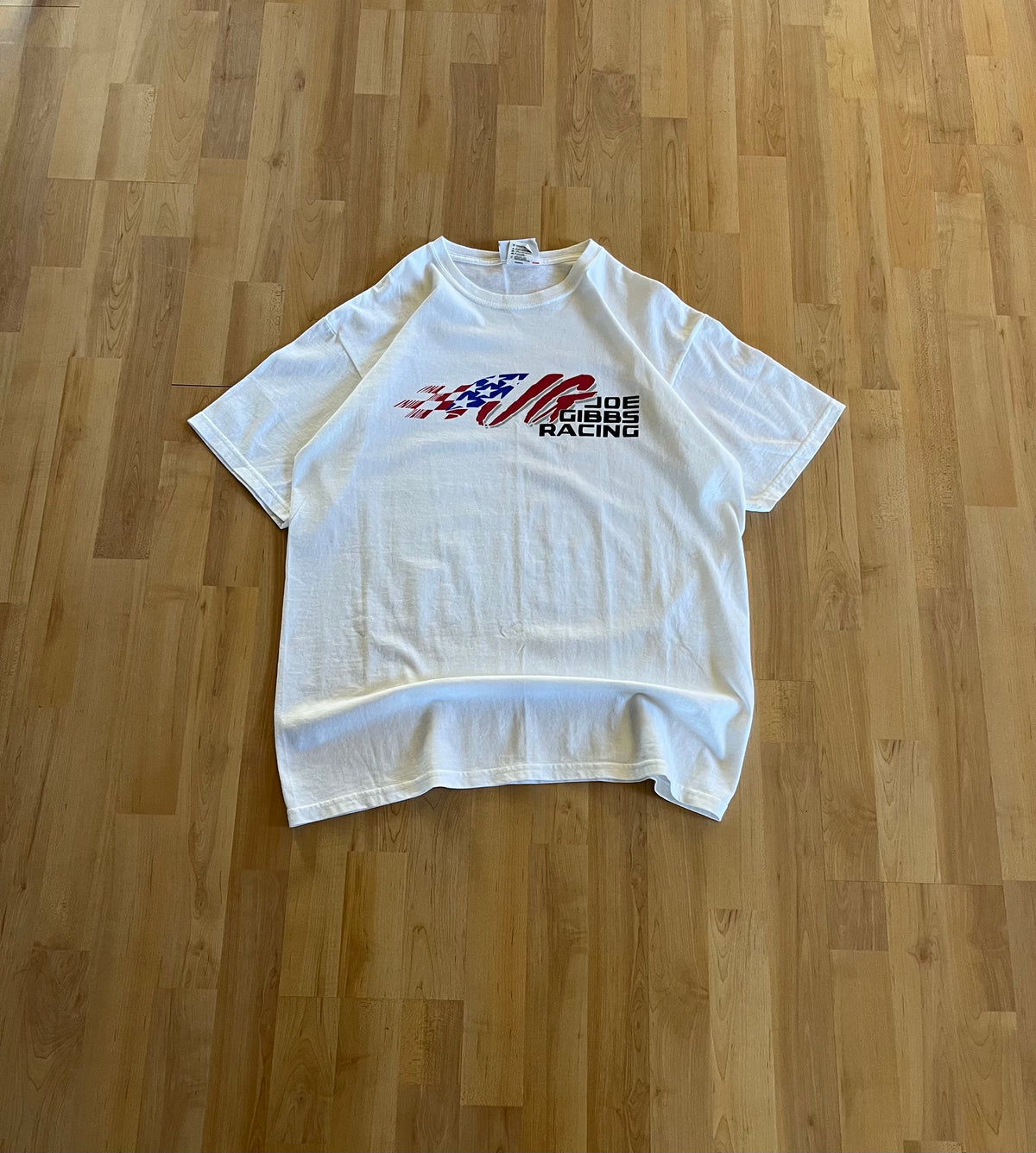 00s White Chase Authentics Joe Gibbs Racing NASCAR Graphic T-Shirt (L)