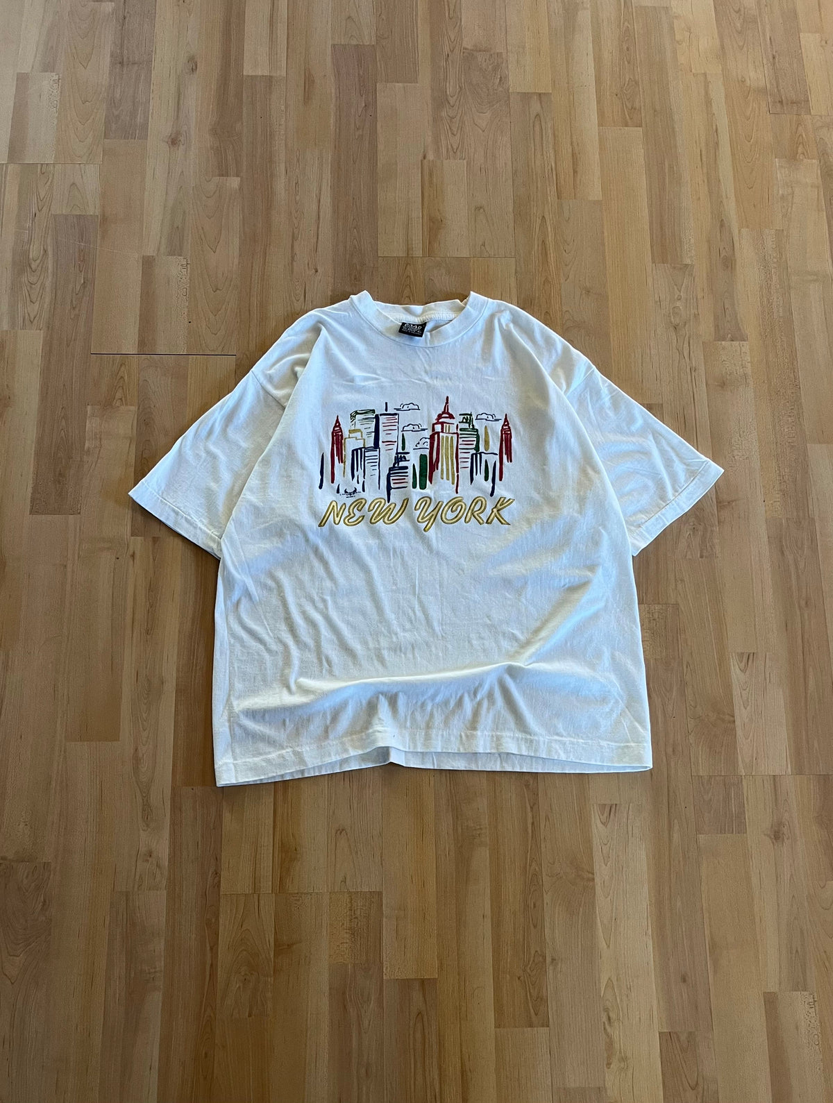 90s White Single Stitch New York Artsy Skyline Graphic T-Shirt (L)