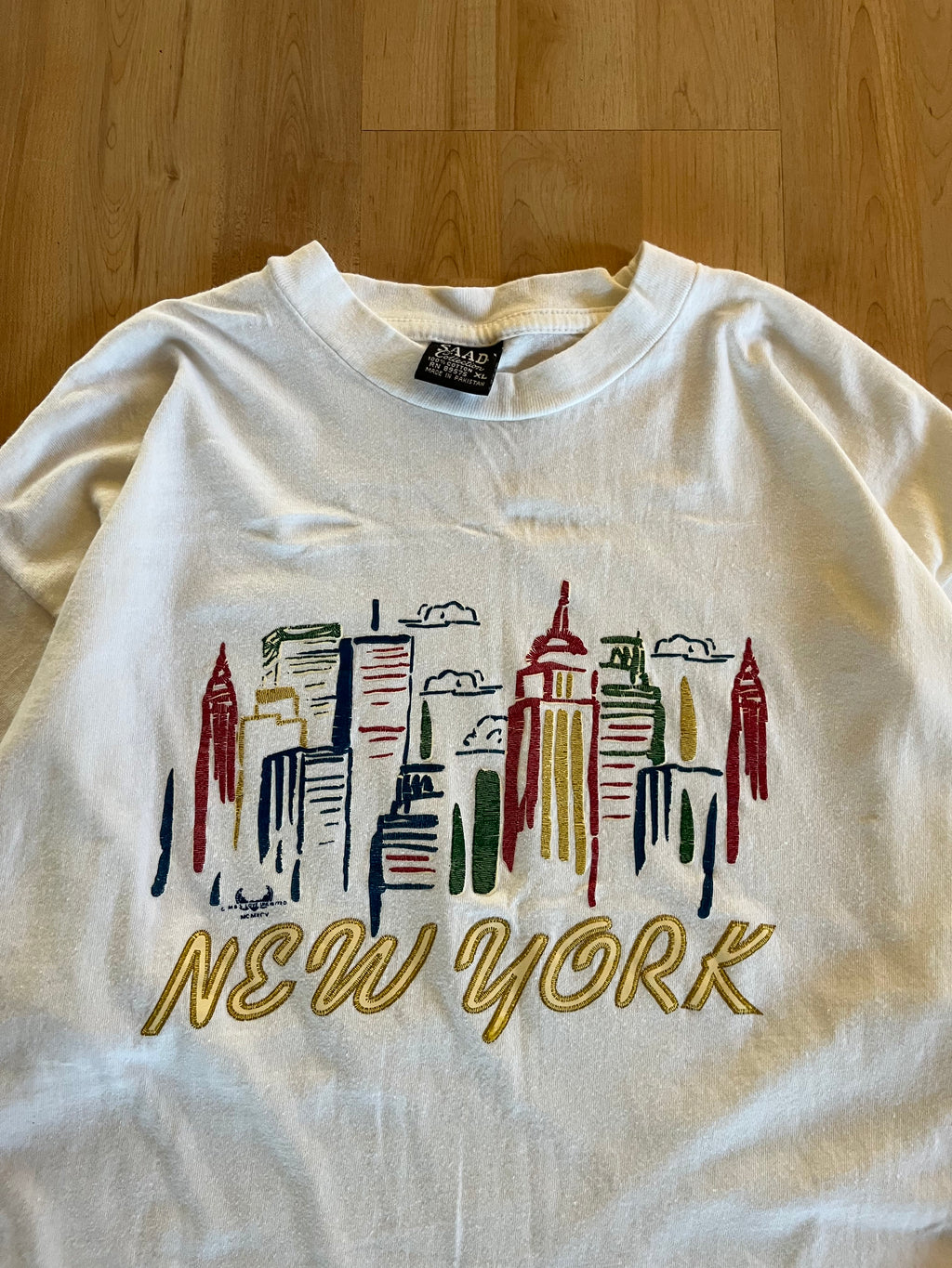 90s White Single Stitch New York Artsy Skyline Graphic T-Shirt (L)
