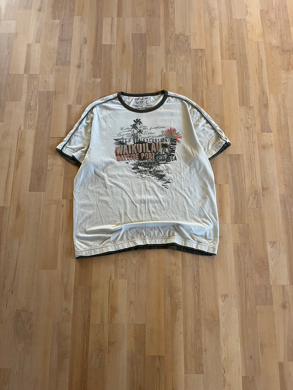 Y2K Cream Waikuilau Bayside Port Sufwear Heavyweight Graphic T-Shirt (L)