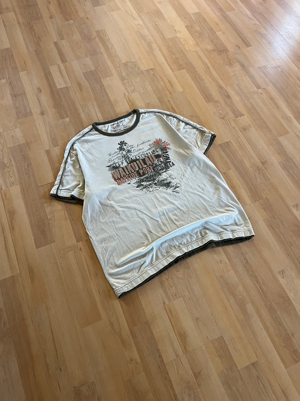 Y2K Cream Waikuilau Bayside Port Sufwear Heavyweight Graphic T-Shirt (L)