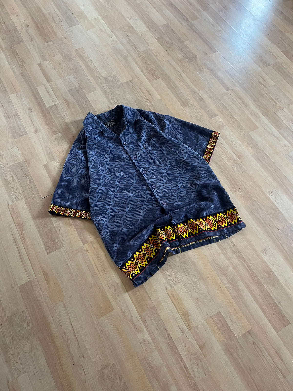 Y2K Lila Mecca Satin Tiger Sun Graphic Button-Up Shirt (L)
