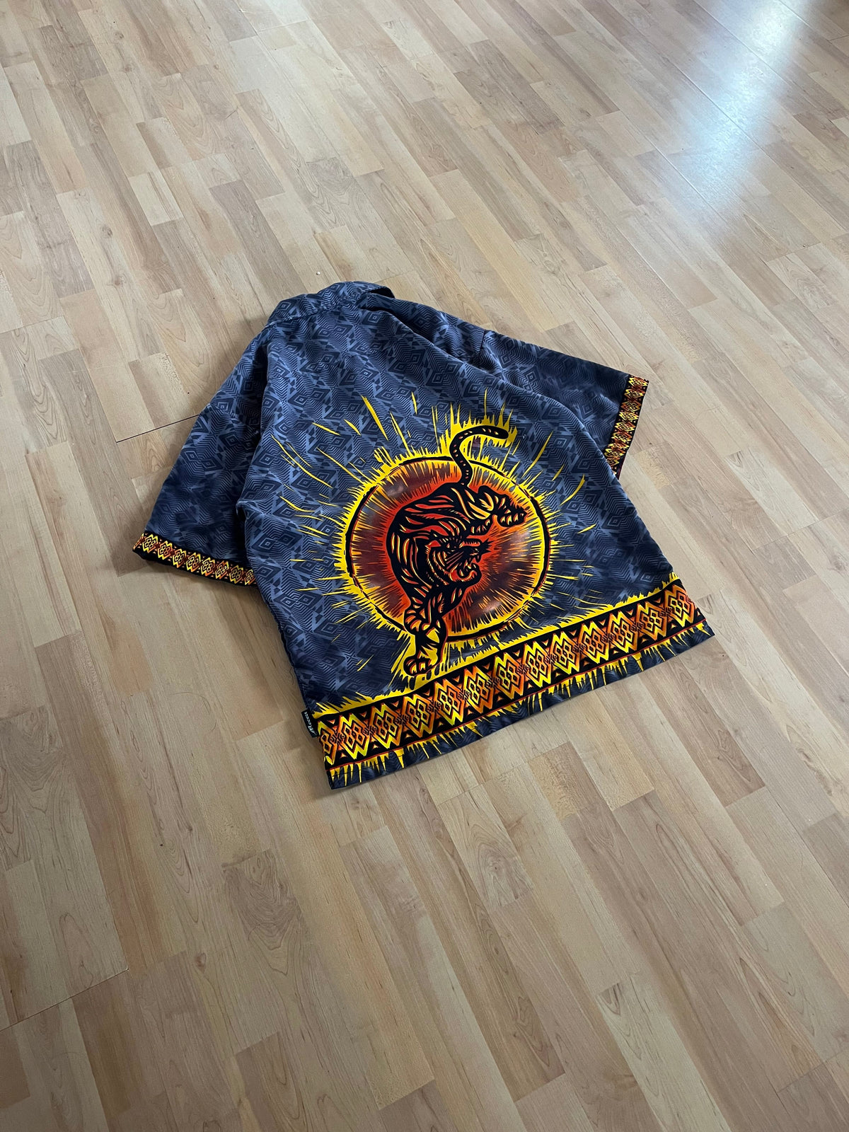 Y2K Lila Mecca Satin Tiger Sun Graphic Button-Up Shirt (L)