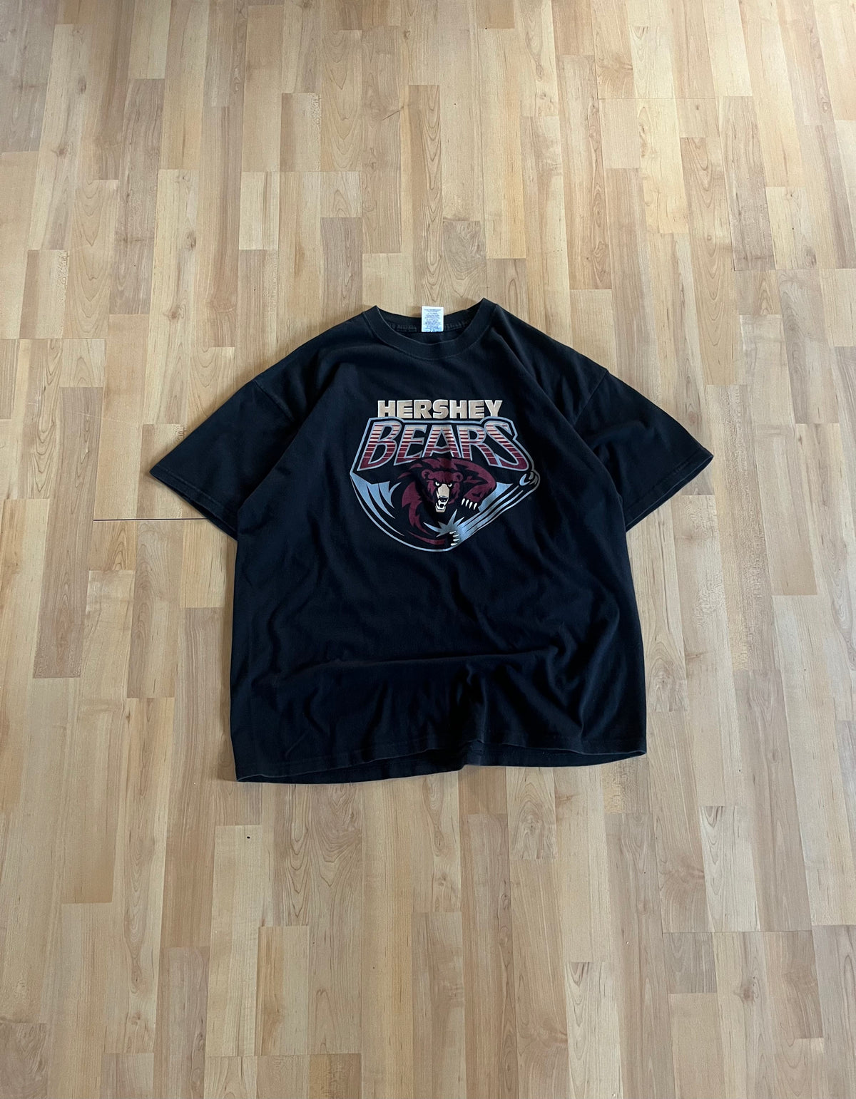 00s Black Hershey Bears Robitaille #24 Heavyweight Graphic T-Shirt (XL)