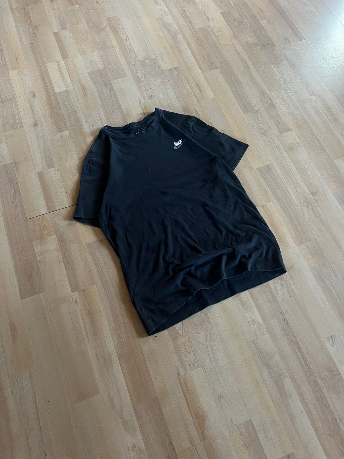 2010s Black Nike Small Swoosh Chest Logo Graphic T-Shirt (S)