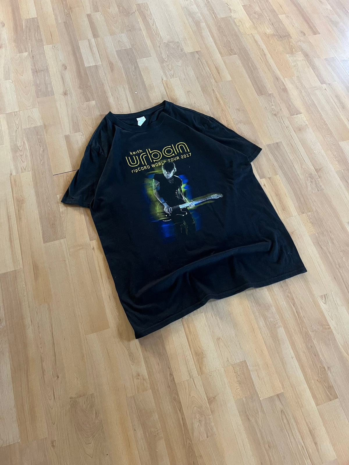 2017 Black Keith Urban Ripcord World Tour Graphic T-Shirt (L)