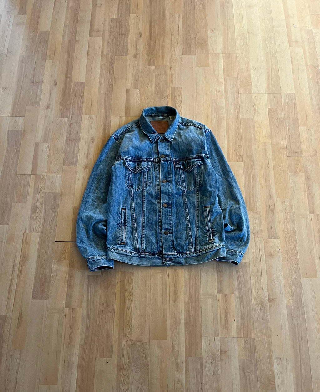 00s Blue Levi's Denim Button-Up Trucker Jacket (M)