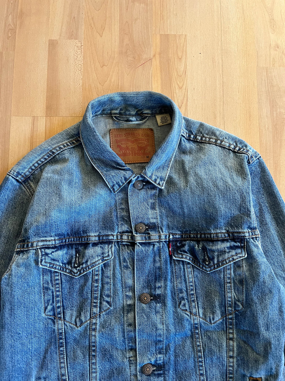 00s Blue Levi's Denim Button-Up Trucker Jacket (M)