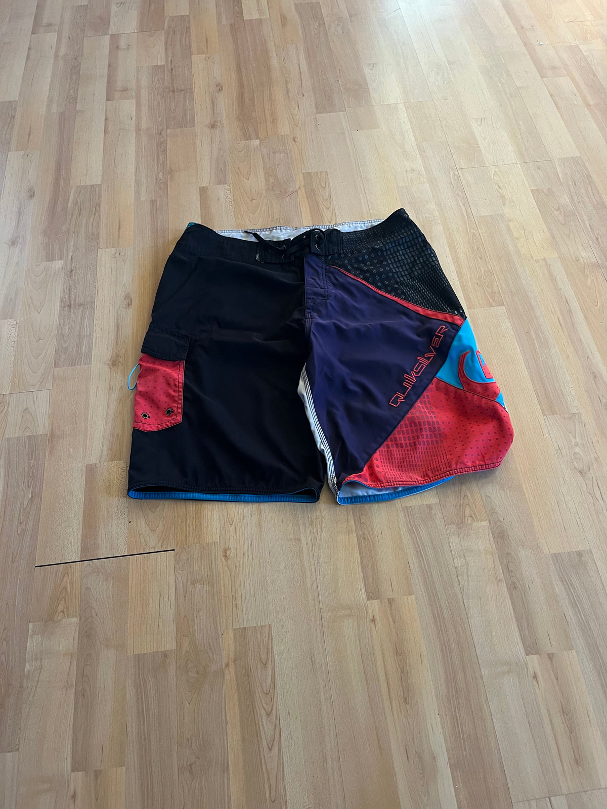 Y2K Colorblock Quiksilver Embroidered Retro Board Shorts ()