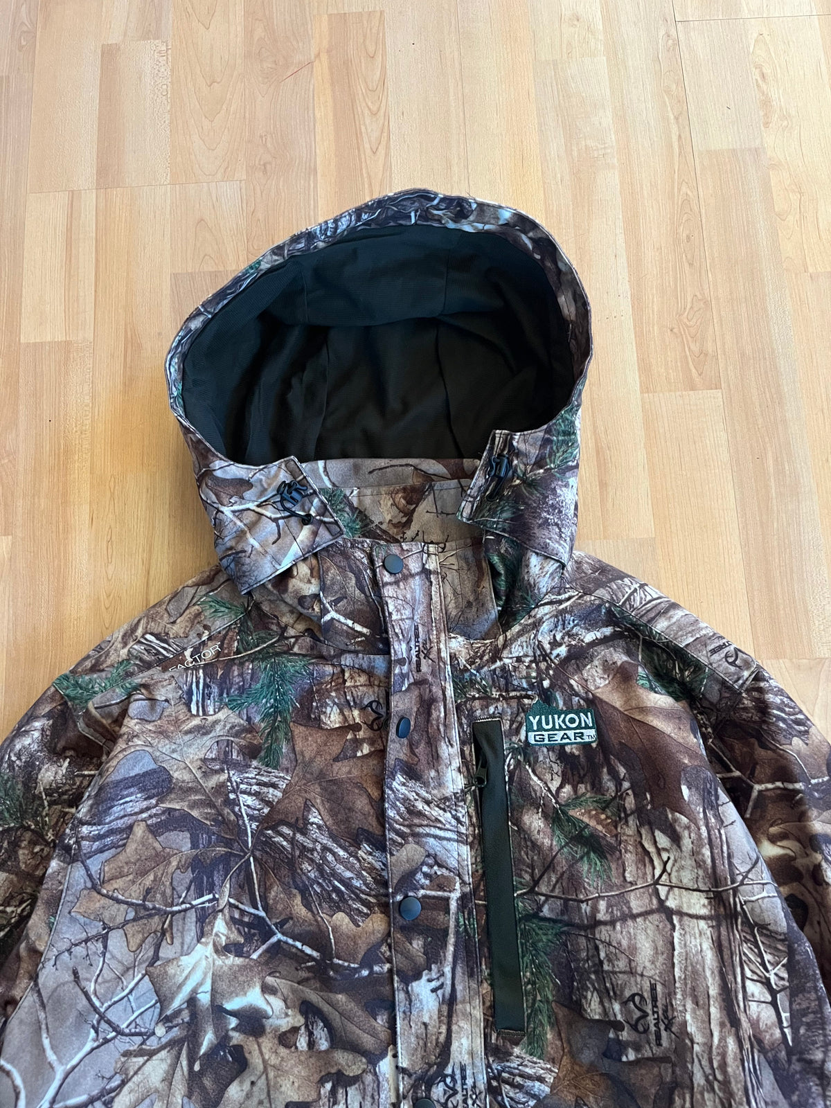 00s Realtree Camo Yukon Gear Hooded Zip-Up Hunting Jacket (XL)