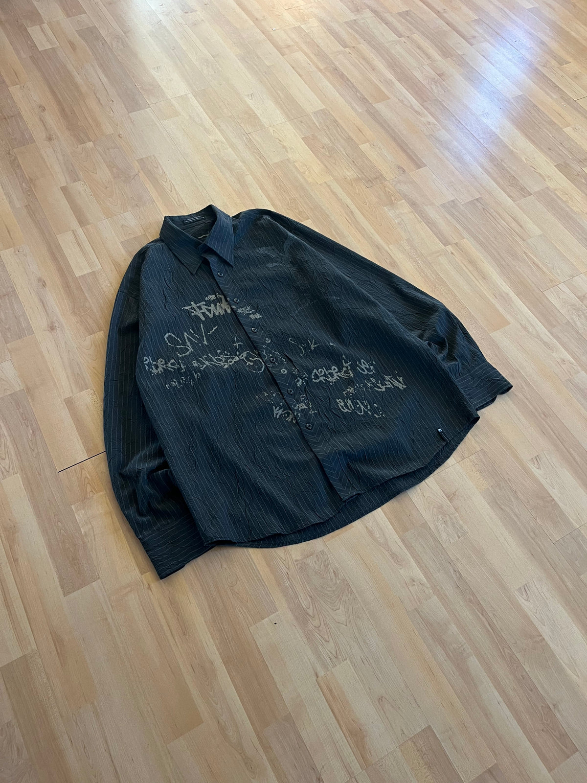 00s Black Pinstripe Graffiti Print Manfred Button-Up Shirt (XL)