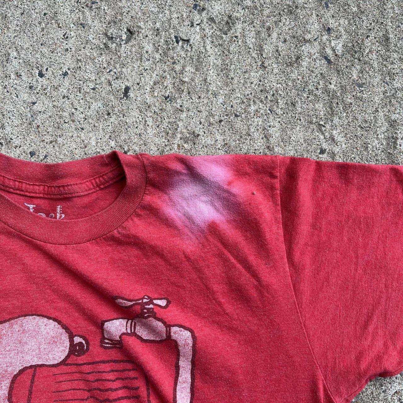 Vintage Y2K Red "Drink Up" Peanuts T-Shirt (M)